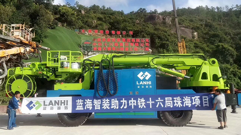J9九游会真人游戏第一品牌拱架台车助力珠海市政项目大横琴山隧道建设