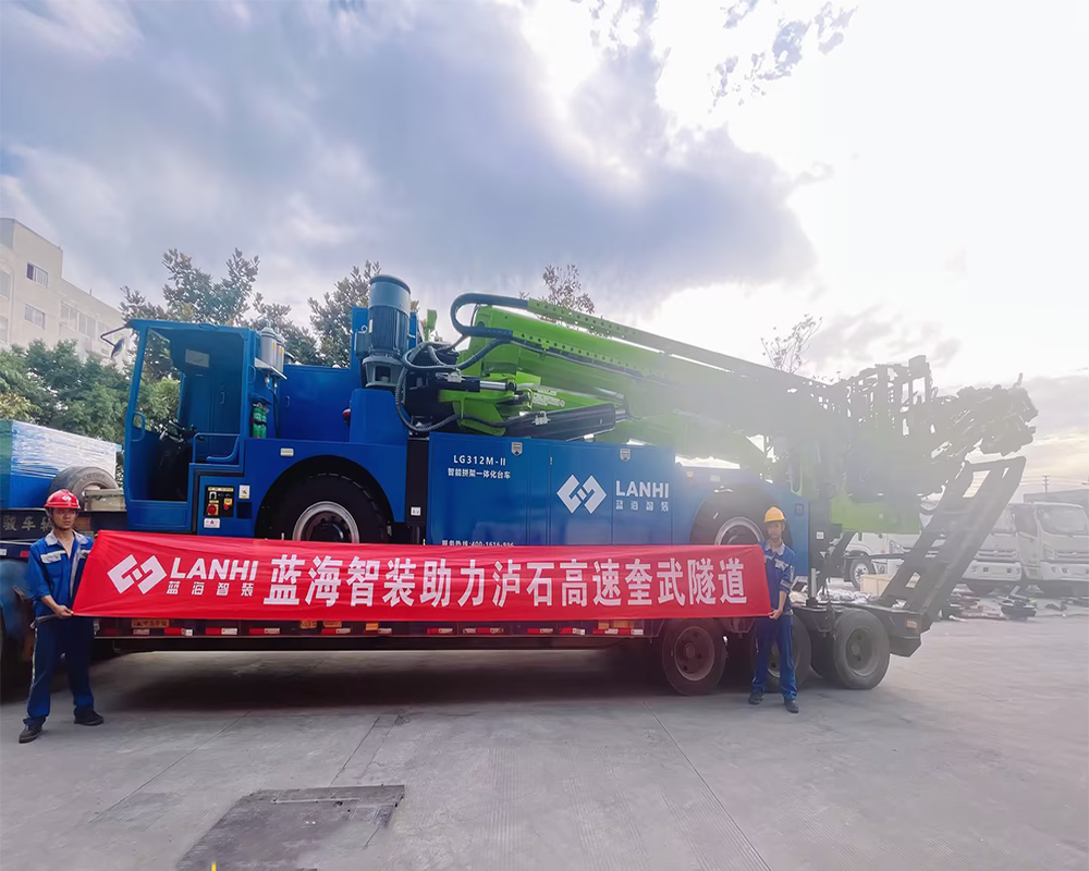 J9九游会真人游戏第一品牌助力泸石高速奎武隧道