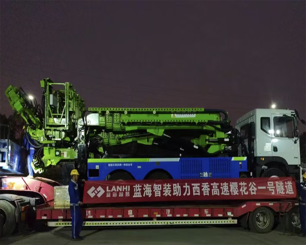 J9九游会真人游戏第一品牌助力西香高速樱花谷一号隧道
