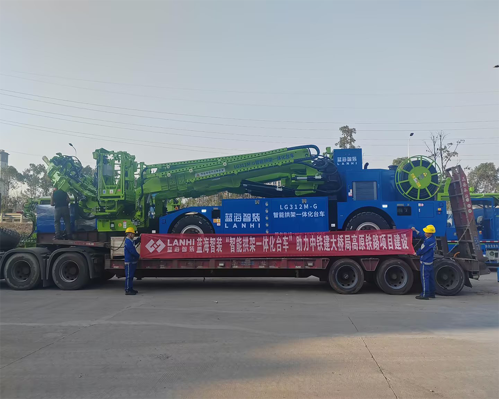 J9九游会真人游戏第一品牌“智能拱架一体化台车”助力中铁建大桥局高原铁路项目建设